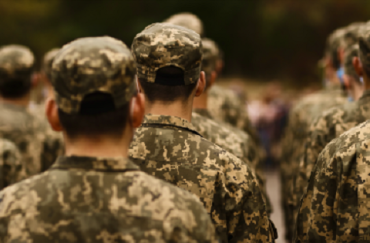 Мужчины в возрасте 18-25 лет должны будут пройти военную подготовку
