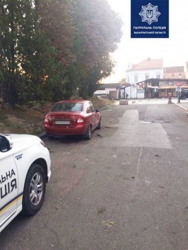 В областном центре Закарпатья полиция ищет очевидцев ДТП 