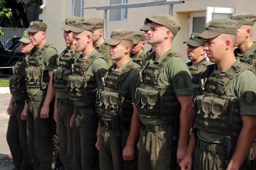 Аваков распорядился привлечь военнослужащих Нацгвардии к охране общественного порядка в городах Украины 