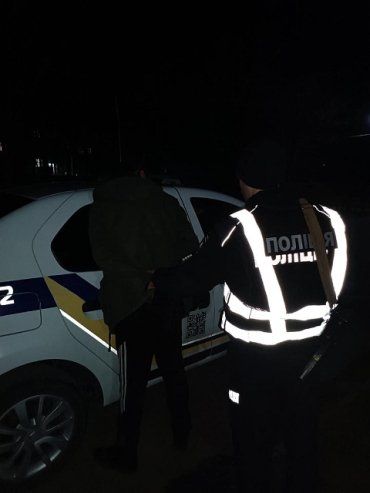 В Закарпатье полицейские угомонили агрессивную пьянь в аптеке