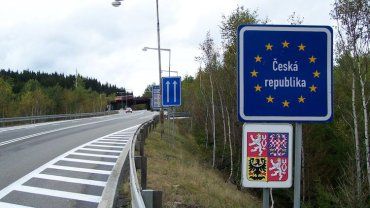 В Чехии вступает в силу новый этап смягчения мер карантина