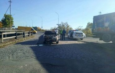 Вантажівка з легковиком зіткнулмя у закарпатському Мукачево