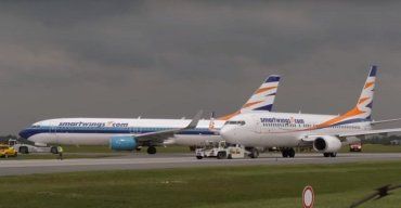 В международном аэропорту в Чехии на взлетно-посадочной полосе задели друг друга два самолета