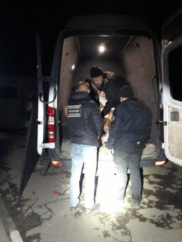 В Закарпатье на границе перехватили неслабую партию контрабандных гаджетов