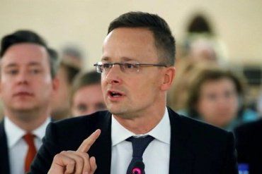 В МИД Венгрии ждут от президента Зеленского решений по "языковому" и "образовательному" законам
