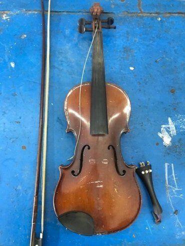 Из Украины чуть не вывезли старинную скрипку 300-летней давности
