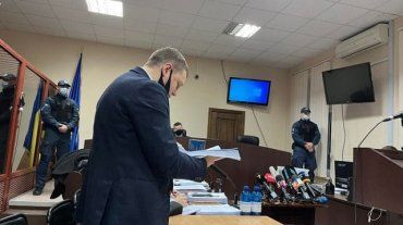 В Печерском суде прокуроры озвучили суду требования по Порошенко 