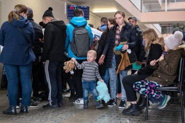 Чехия уже приняла около 20 тысяч беженцев из Украины и поток нарастет