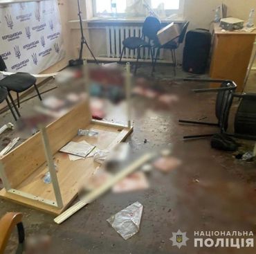 Видео момента: В Закарпатье депутат подорвал гранаты на сессии в сельсовете, 26 раненых