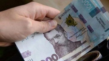 Половина украинцев уже потратили свои сбережения