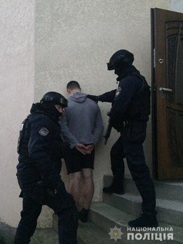 В Закарпатье поймали воров, совершавших кражи с платежных терминалов самообслуживания