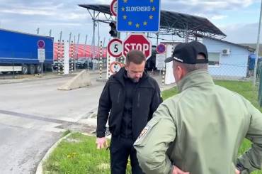 В Закарпатье на границе со Словакией срочно делают еще одну полосу