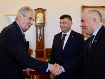 Русини обговорили з президентом Чехії питання "більшої автономії Закарпатської області в Україні"