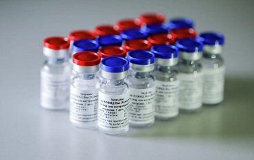 Власти Венгрии готовы закупить вакцины от COVID-19 в России и Китае
