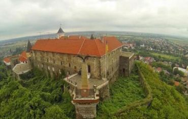 Более 10 тысяч туристов в минувшие выходные посетили замок "Паланок" в Мукачево