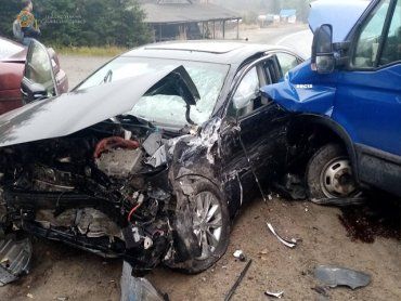 Двойная авария на трассе Киев-Чоп: В жестком столкновении пострадали жители Закарпатья