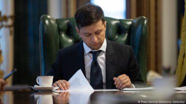 Президент Зеленський підписав закон про скасування депутатської недоторканності
