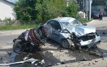 Смертельное ДТП на Закарпатье: в результате столкновения автомобиля и двух мотоциклистов, есть жертвы