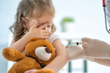 В Украине введут принудительную вакцинацию взрослых и детей