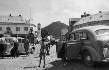 Міжвоєнний Хуст, коли вулицями їздили автівки Опель та гуляли слони