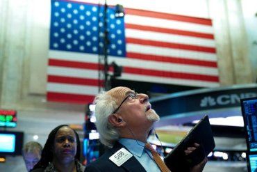 Обвал на биржах: Торги в США открылись резким падением и были приостановлены