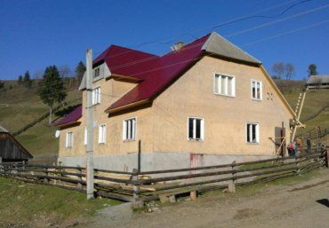 Москаль проінспектував ремонт соціального комплексу у високогірному селі на Міжгірщині