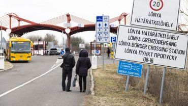 Венгрия пускает всех украинцев, въехать можно без паспорта