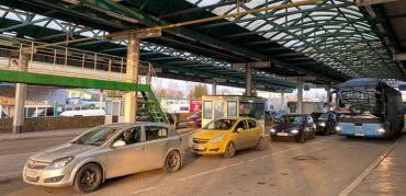 В Украине упростили пересечение границы для водителей: подробности