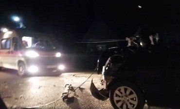 ДТП с пострадавшими на Закарпатье: авто врезалось в автобусную остановку