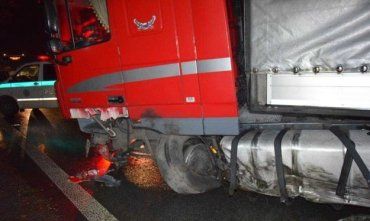 Житель Закарпаття на вантажівці потрапив у ДТП в Словаччині