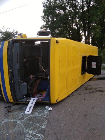 На Закарпатье рейсовый автобус "Ясиня-Рахов" попал в аварию 
