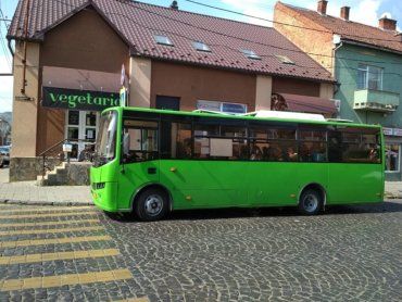 В Мукачево водитель автобуса создал интересную ситуацию на дороге