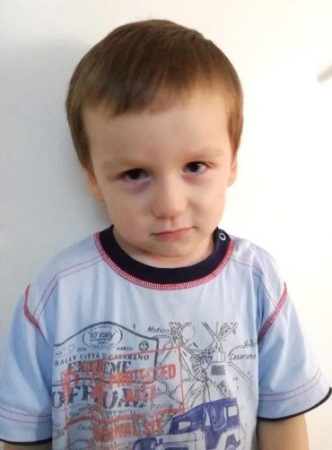 Отобрали от пьяницы: В Киеве на улице нашли малыша в синяках 