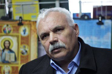 В Ужгороді письменник за прилавком Юрій Дупко говорив про геноцид на Закарпатті