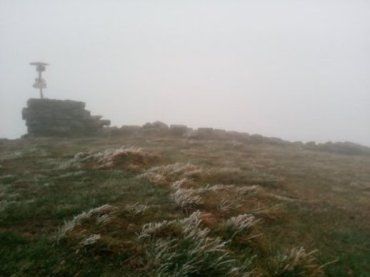 У вересні гору Піп Іван у Карпатах вкрив дрібний сніг