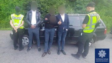 В Закарпатье патрульные тормознули Volkswagen с "интуристами" без документов 