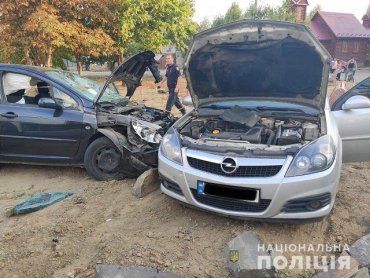 В Берегово пьяный водитель «Peugeot» влетел в «Opel Vectra» и сбил троих женщин 