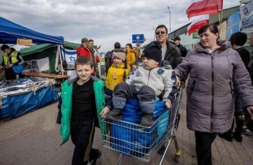 Большинство поляков против предоставления украинцам льгот и социальных пособий 
