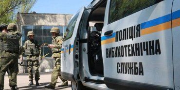 Повідомлення про "мінування" об'єктів України приходять з окупованих територій