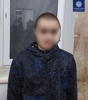 В Закарпатье подросток под наркотой разгромил учебный клас