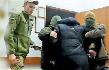 В Закарпатье на границе задержали дезертира из Киева: видео момента
