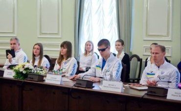 Скандал в Харькове: Паралимпийцам без зрения подарили "ценные" подарки