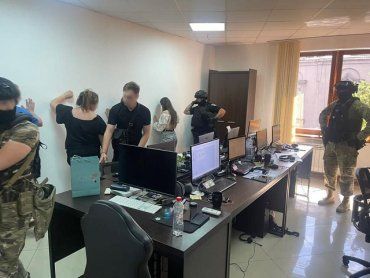 В центре Ужгорода накрыли мошеннический колл-центр