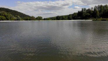 На Закарпатье 14-летний парень упал в реку с бешеным течением: Найти уже не могут
