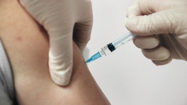 Закарпатье в антилидерах по COVID-вакцинации