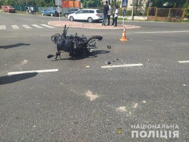 В Закарпатье водитель легковушки сбил мотоциклиста и исчез с места аварии