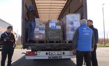 Два грузовика с гуманитарной помощью прибыли в Закарпатье из Венгрии (ВИДЕО)