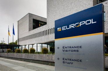 Европол ликвидировал международную "сигаретную" банду: арестовано 30 человек в т. ч. украинцев 