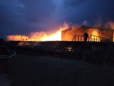 В Лисичанске оккупанты разбомбили хранилище нефтепродуктов