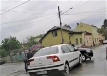 Авария в областном центре Закарпатья - столкнулись две иномарки